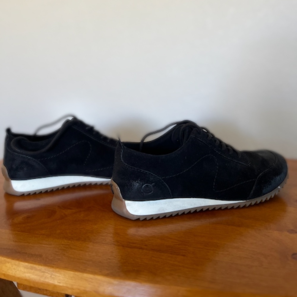 Born Lynn Suede Sneaakers - Distressed; Size 7